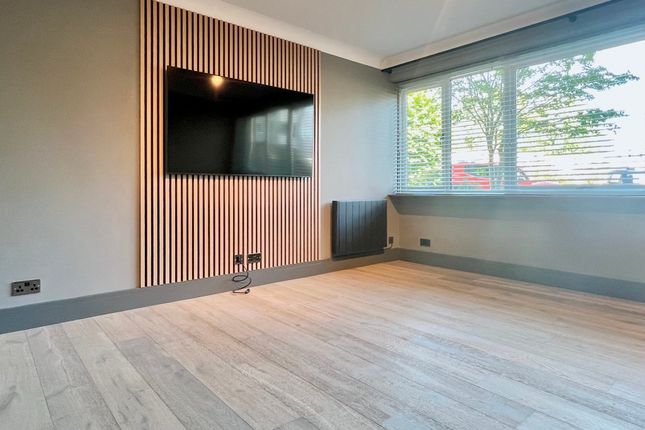 Thumbnail Flat to rent in Falcon Court, Morningside, Edinburgh