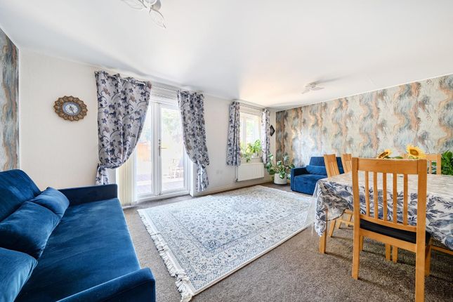 29, Billys Copse, Havant photo 4