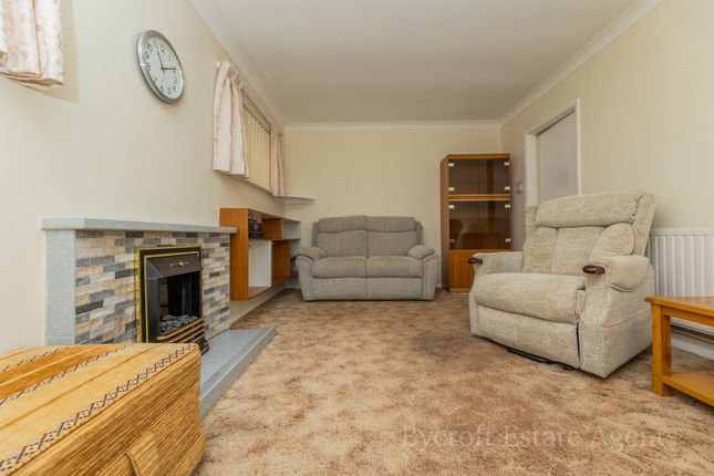 3, Peartree Avenue, Great Yarmouth photo 4