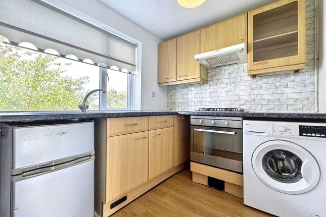12, Leicester Way, Jarrow photo 3