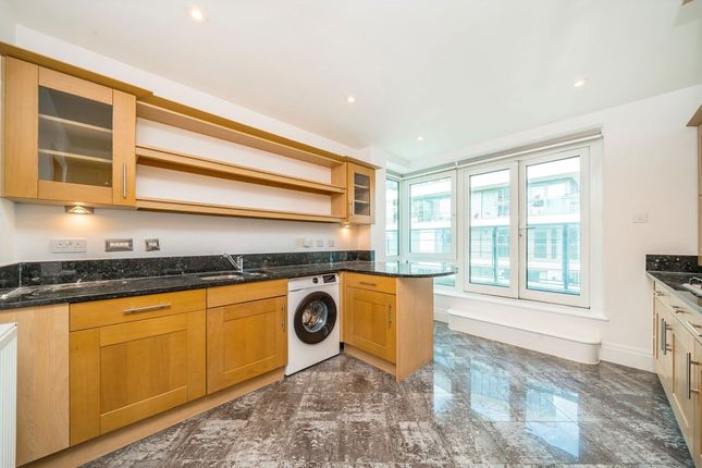 Flat 193, Warren House, Beckford Close, London photo 2