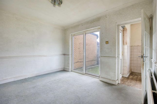 18, Dawley Avenue, Hillingdon photo 4