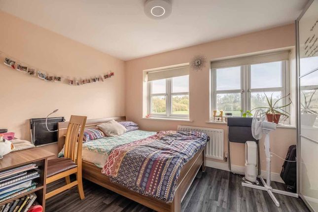 30, Mathecombe Road, Cippenham photo 4