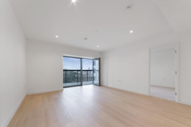 Flat to rent in Docker Building, Riverscape, London