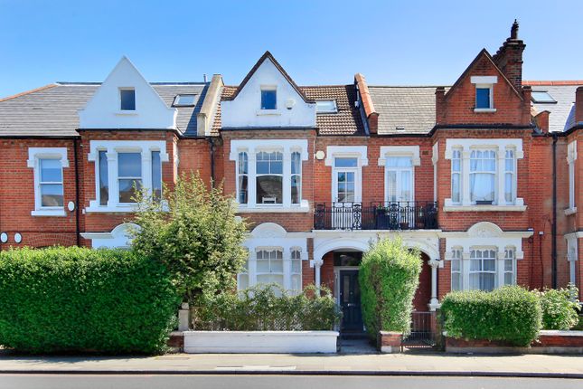 Flat for sale in Trinity Road, Wandsworth, London
