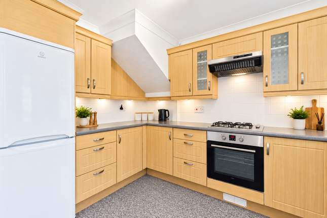 3 Headington Close, Cambridge photo 2