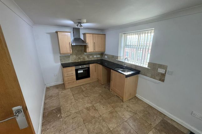 Flat 6, Riverbank Apartments, 50 Tottington Road, Bury photo 2