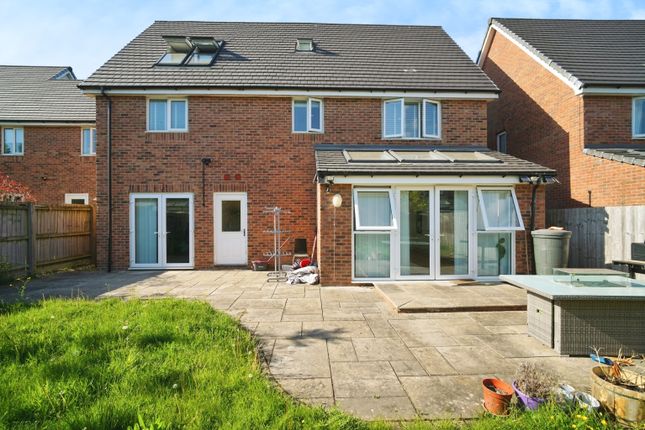 5, Hawthorn Way, Manchester photo 3