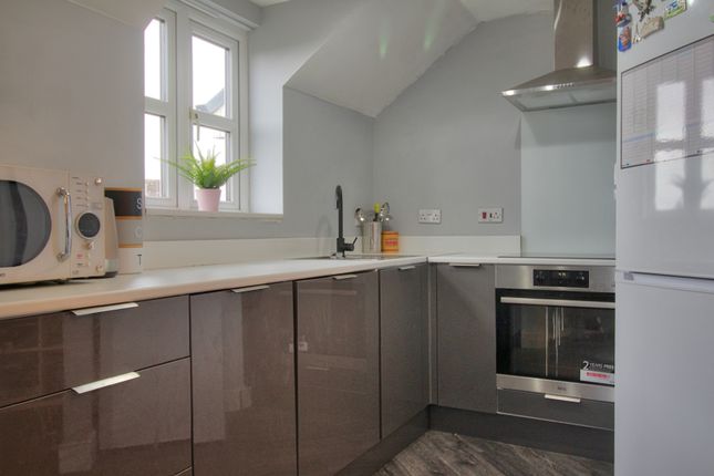 Apartment 8, Ledbury Court, Hill View Road, Malvern photo 3