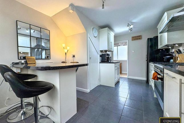 Long Meadow Drive, Wickford photo 4