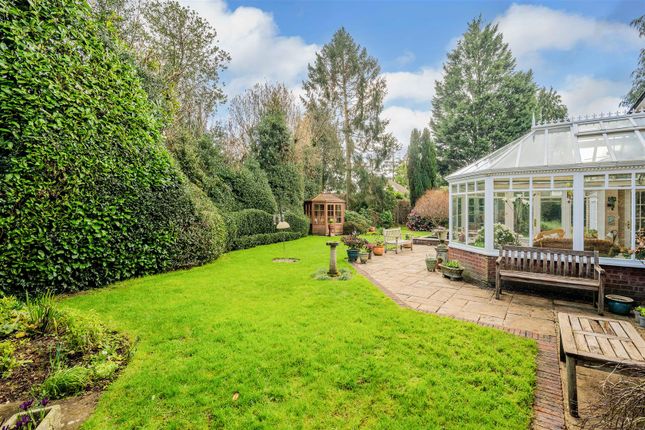 6, Cedar Walk, Tadworth photo 2