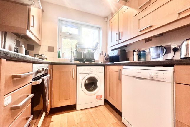 9, Ross Road, Twickenham photo 3