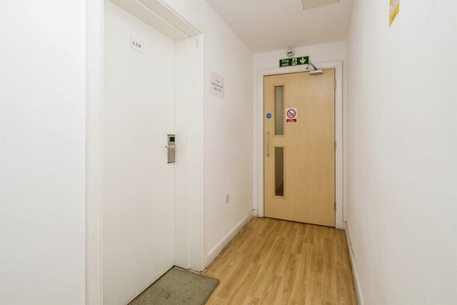 Studio S 118, Grand Square, Livingstone Road, Birmingham photo 5