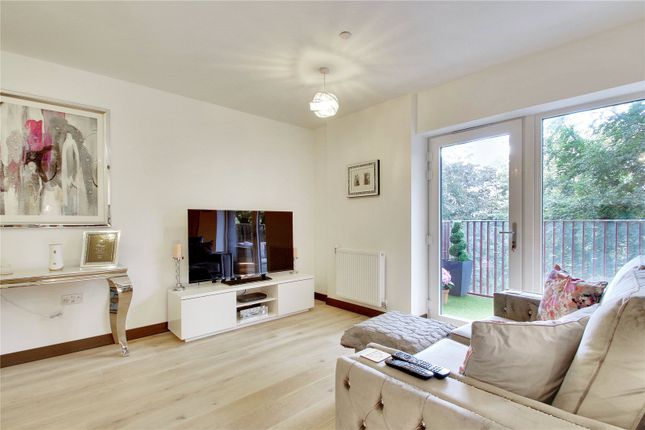 Flat for sale in Guinevere Point, Waterhouse Avenue, Maidstone, Kent