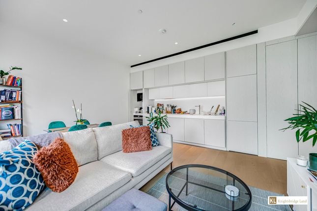 B3-3 Luma, London photo 3