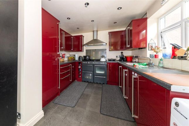 176, Stockingstone Road, Luton photo 5