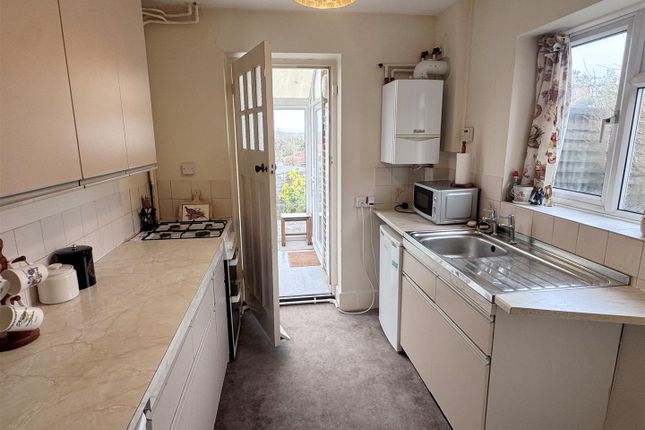 2, Greenlands Road, Newbury photo 3