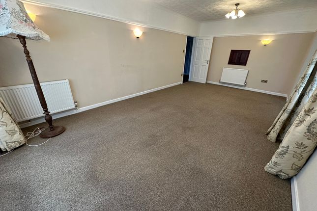 Bungalow to rent in Jacks Green, Creeting St. Mary, Ipswich
