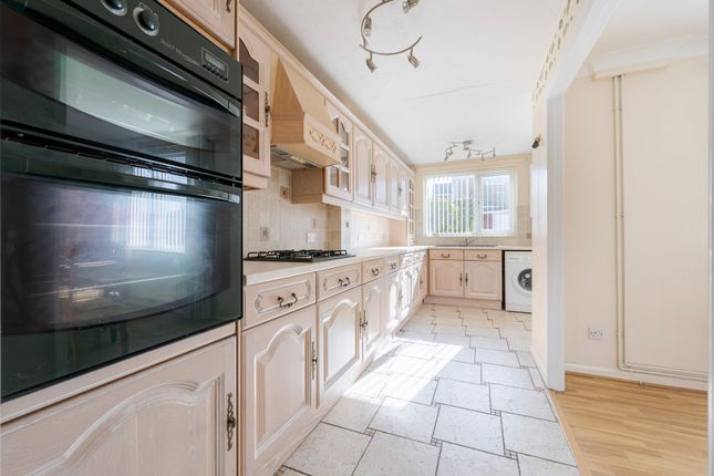 159 Spashett Road, Lowestoft photo 4