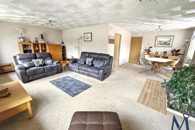 18, Spring Lane, Coalville photo 2
