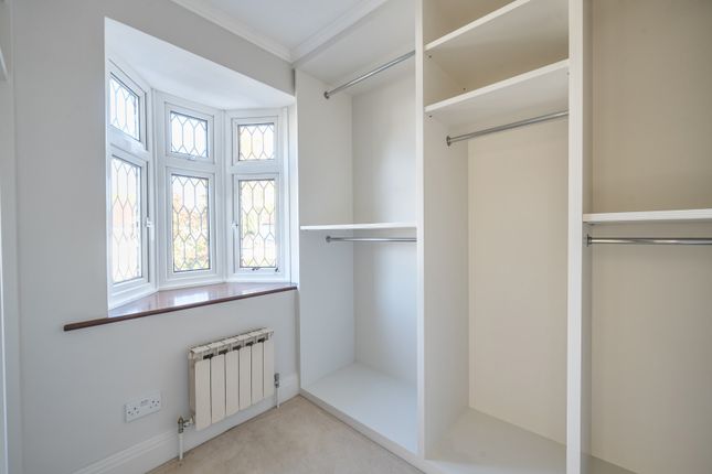 1360883-4-68dc09c...