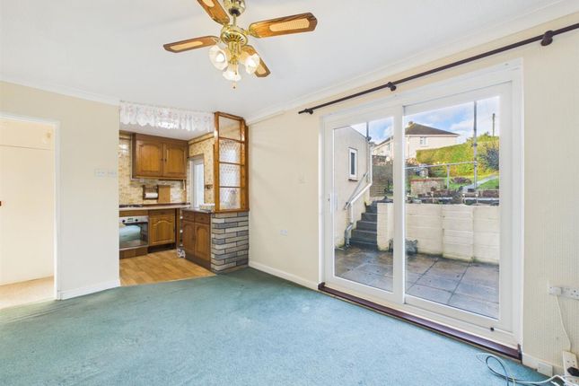 64 Coombs Drive, Milford Haven photo 4