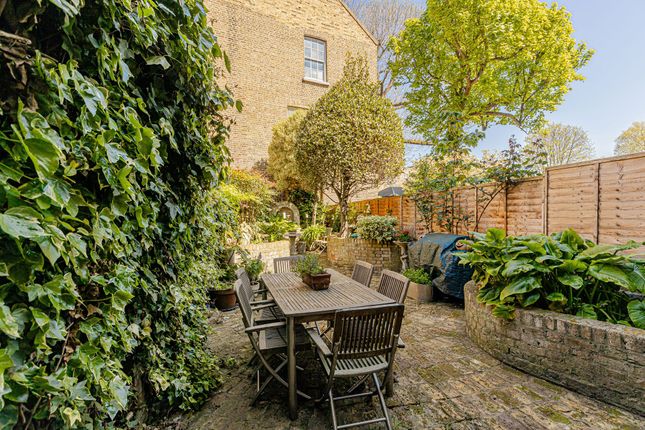 136, Englefield Road, London photo 4