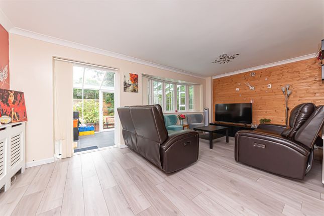 7 Maple Close, Winnersh photo 4
