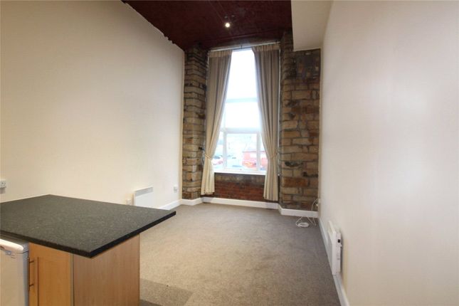 Savile Court, Milnsbridge photo 2