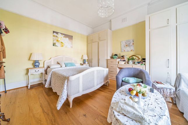 Thumbnail Flat for sale in Grosvenor Road, Turnham Green, London