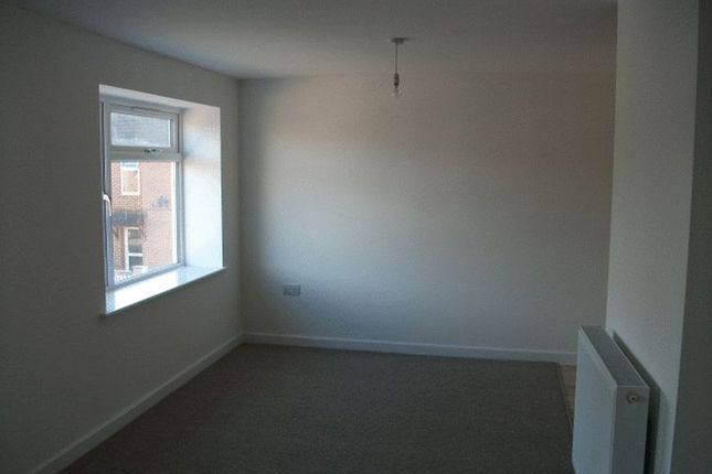 Flat to rent in Fullwell Close, Abingdon