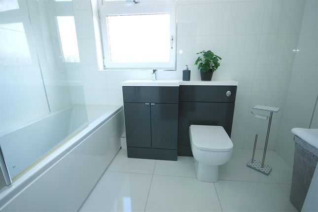1, Crow Avenue, Motherwell photo 4