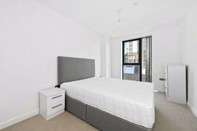 Flat 47, Centenary Heights, London photo 4