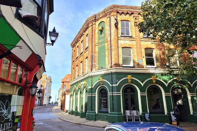 Flat to rent in Market Place, Margate