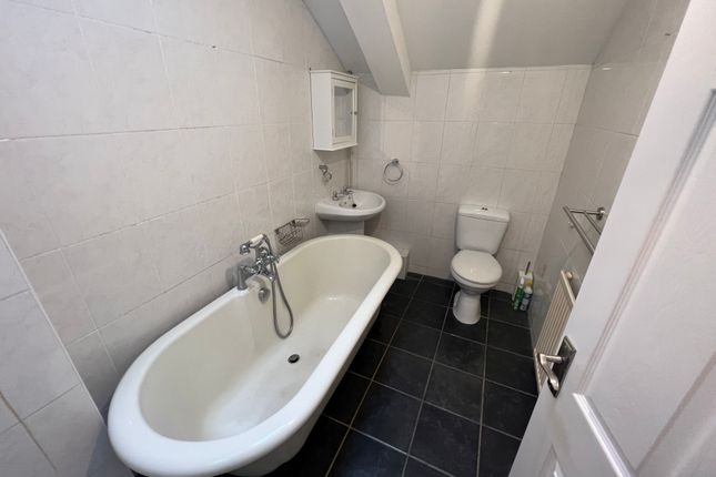 56, Abertawe photo 2