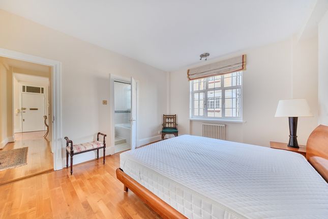 Flat 55, Kenton Court, Kensington High Street, London photo 3