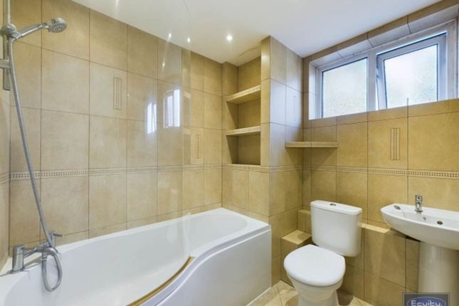 57 John Newton Court, Welling photo 4