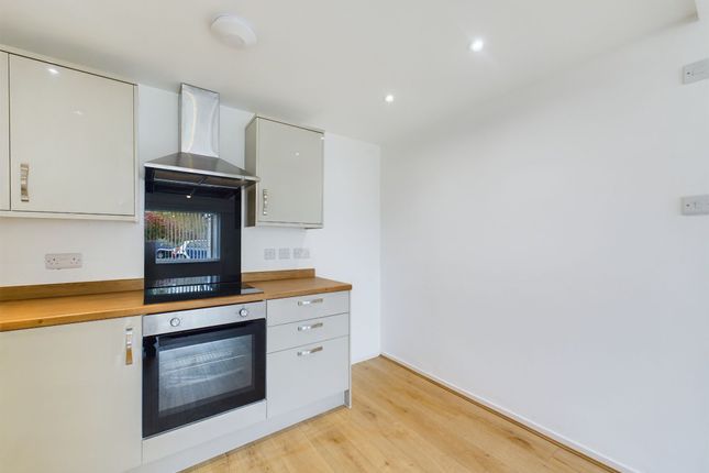 Flat to rent in Abbey Road, Astley