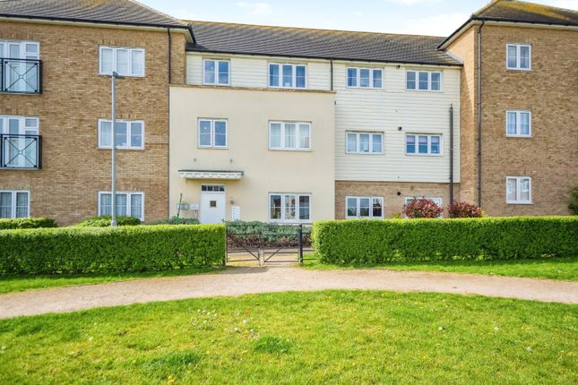 Flat for sale in Clayhill Gardens, Hoo, Rochester, Kent