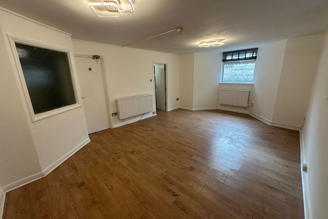 Basment Flat, Pelham Road, 27 Pelham Road, Gravesend photo 2