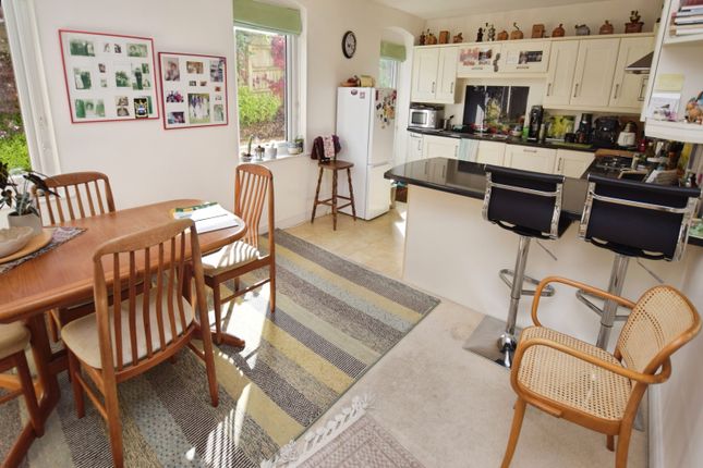 6 Cleve Court, Cleve Lane, Exeter photo 5
