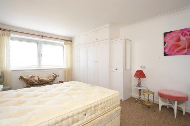 Flat for sale in Seaview Road, Worthing