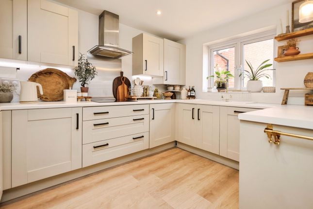 6, Perry Place, Pershore photo 4