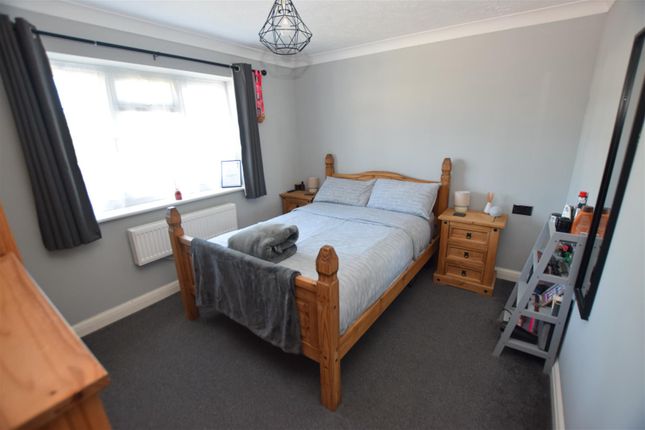 12, Village Close, Bexhill photo 4