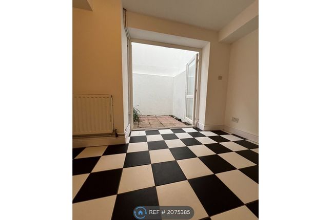 Terraced house to rent in Over Street, Brighton