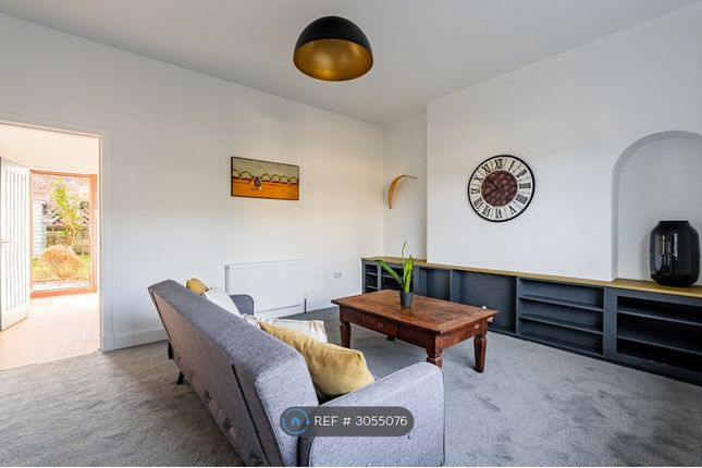 2-bed bungalow on Station Road, Edinburgh, £1,250/mo