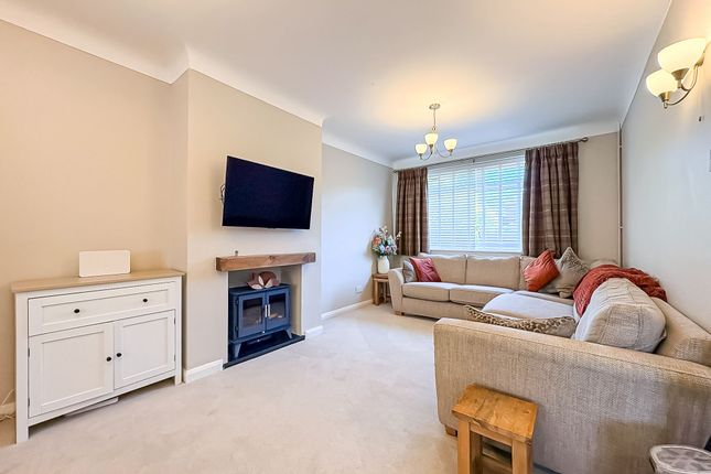 20 Underwood Drive, Ellesmere Port photo 2
