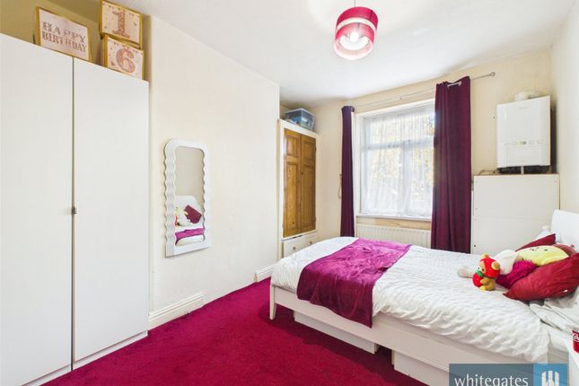 West Park Terrace, West Yorkshire photo 3