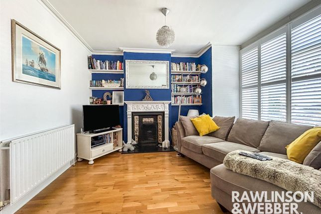 23, Grange Road, West Molesey photo 2