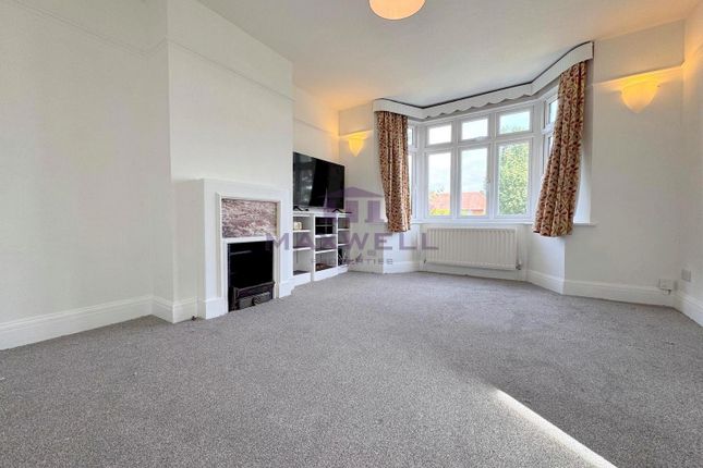 A Three-Bedroom For Rent, Tunbridge Wells, Tn4.